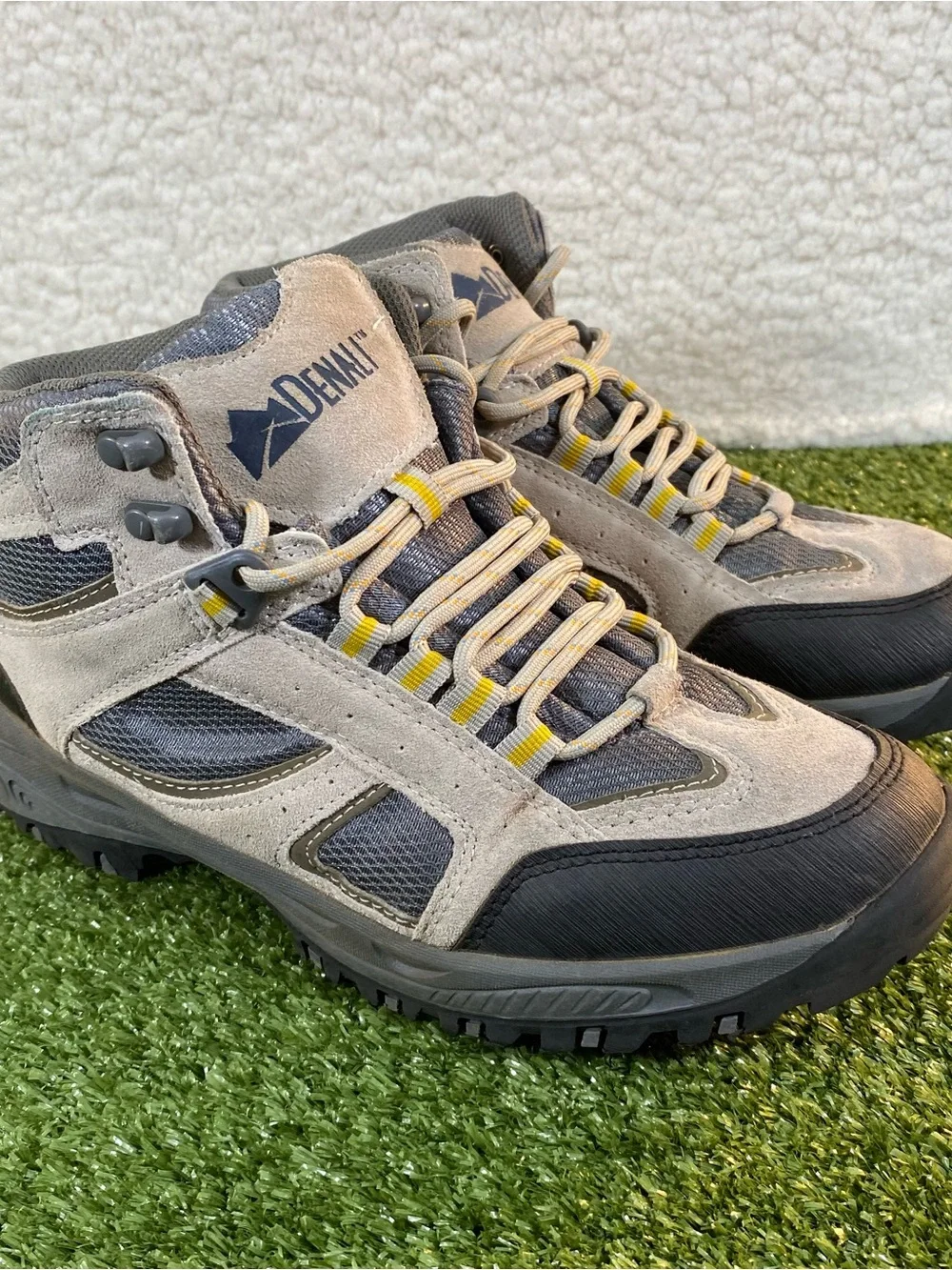 Denali Clearwater Hiking Boots Women's Size 8 Grey Black Suede HW40298AS